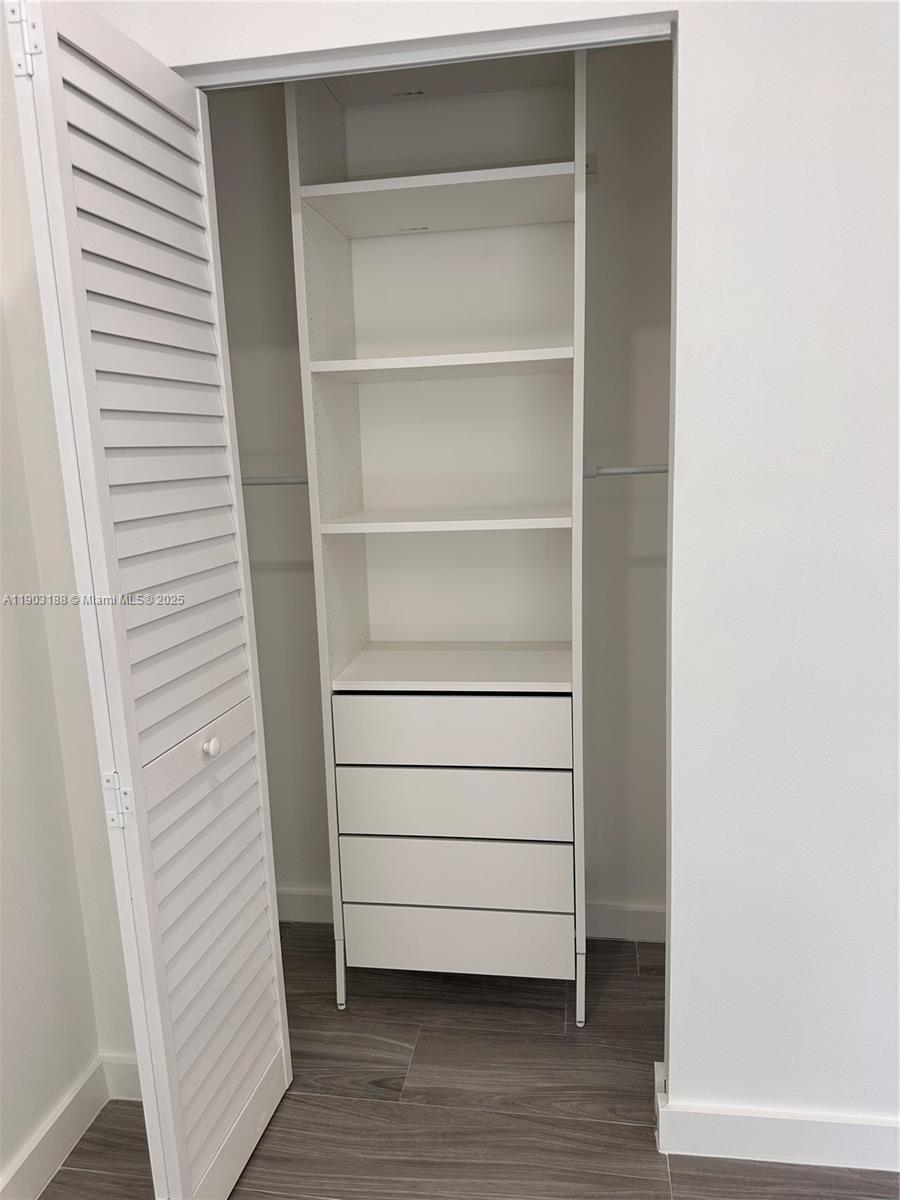 KINGS CREEK SO CONDO - Residential