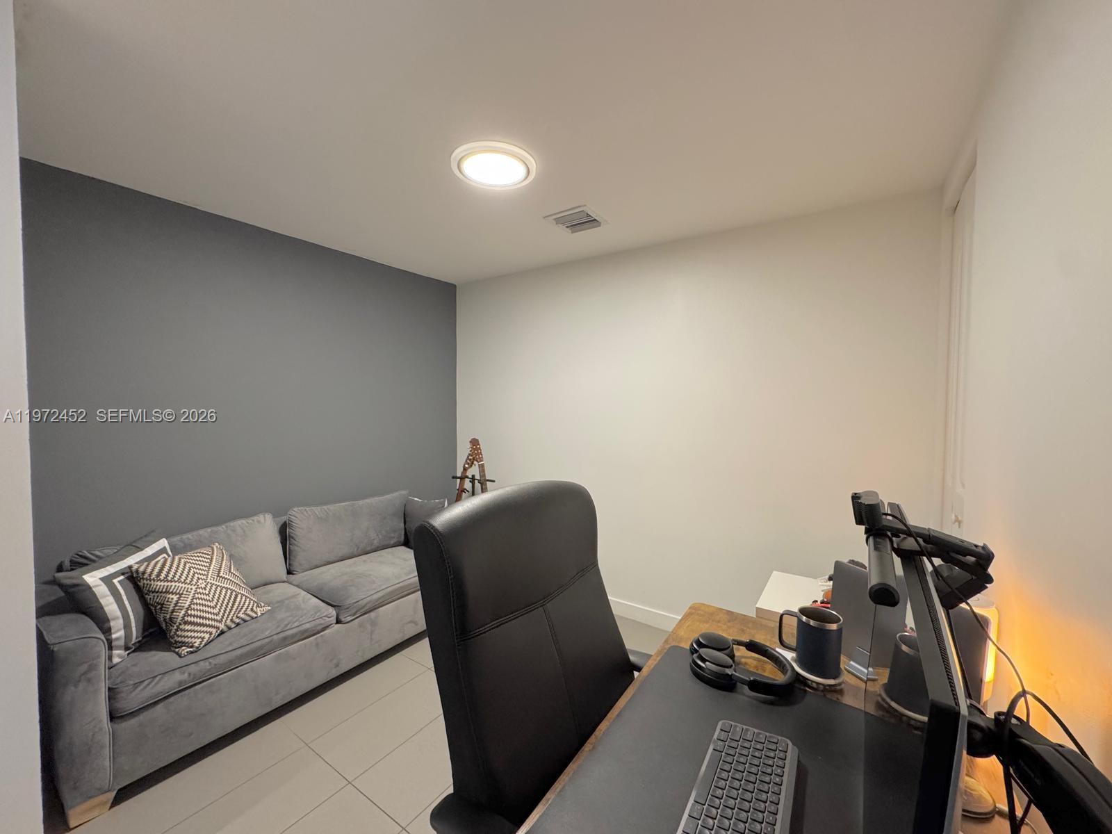 CANVAS CONDO - Residential