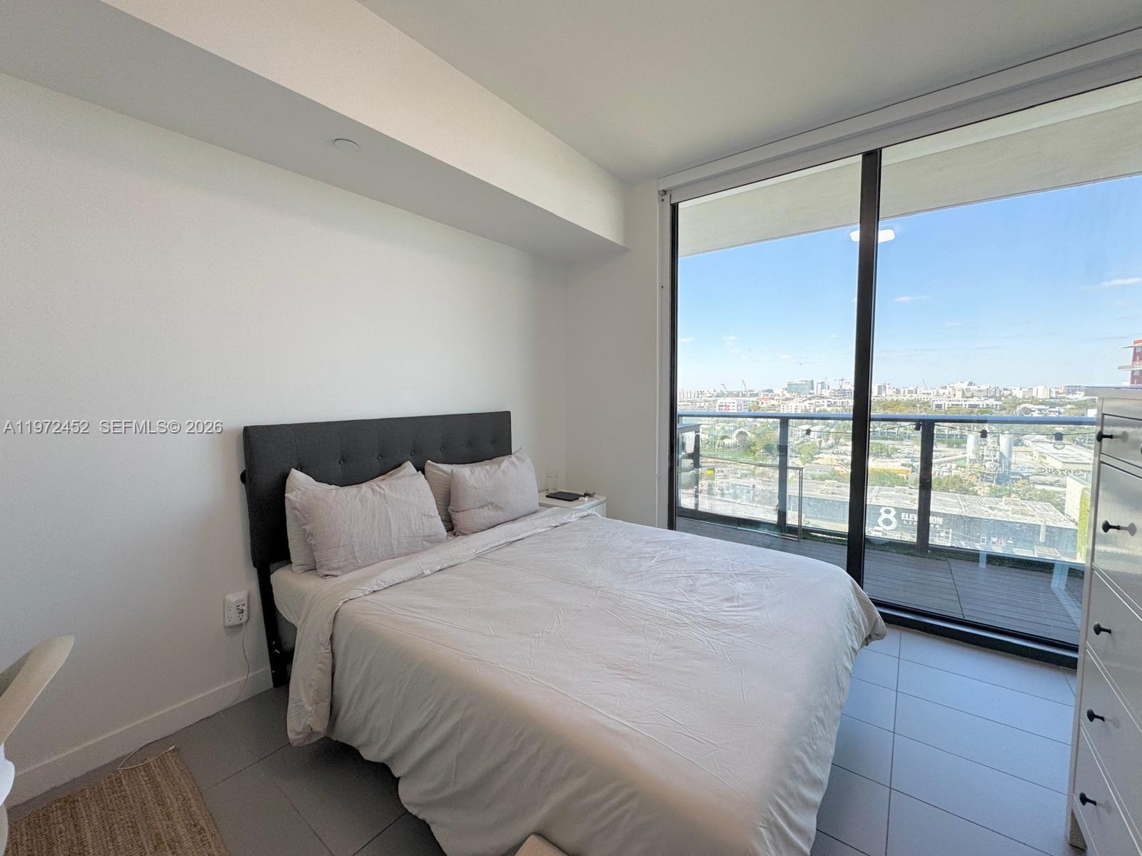 CANVAS CONDO - Residential