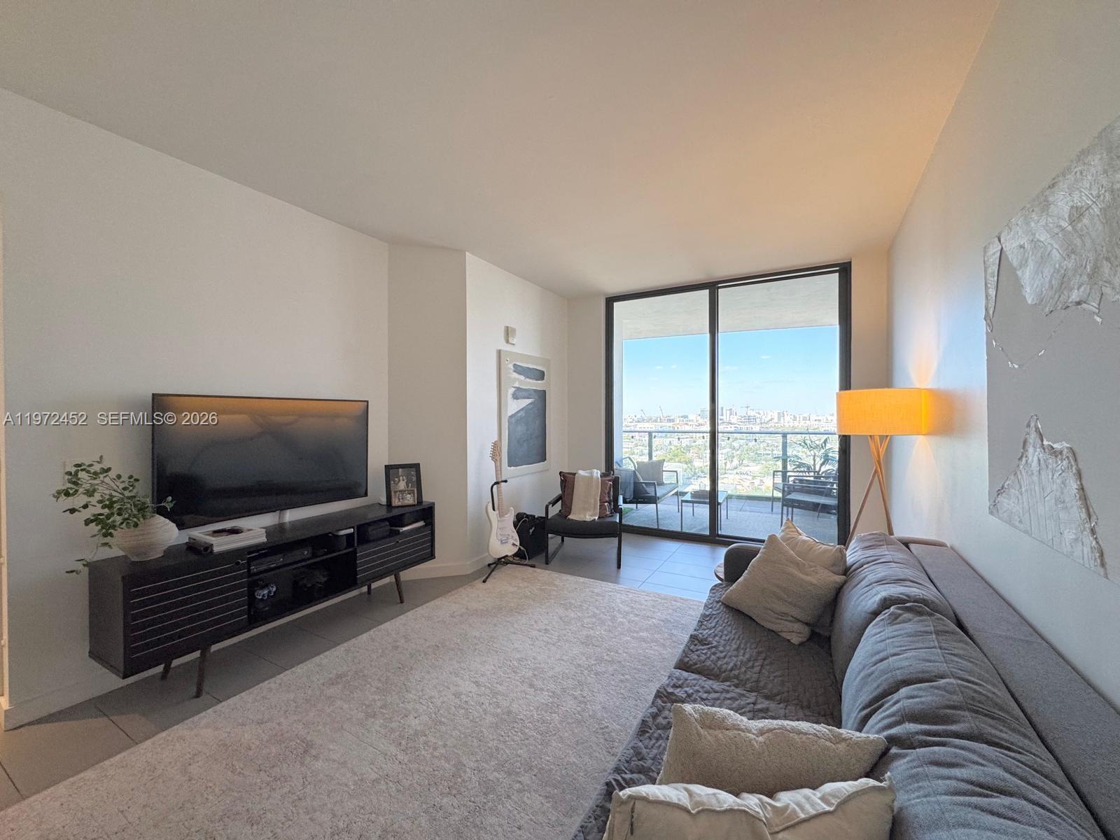 CANVAS CONDO - Residential