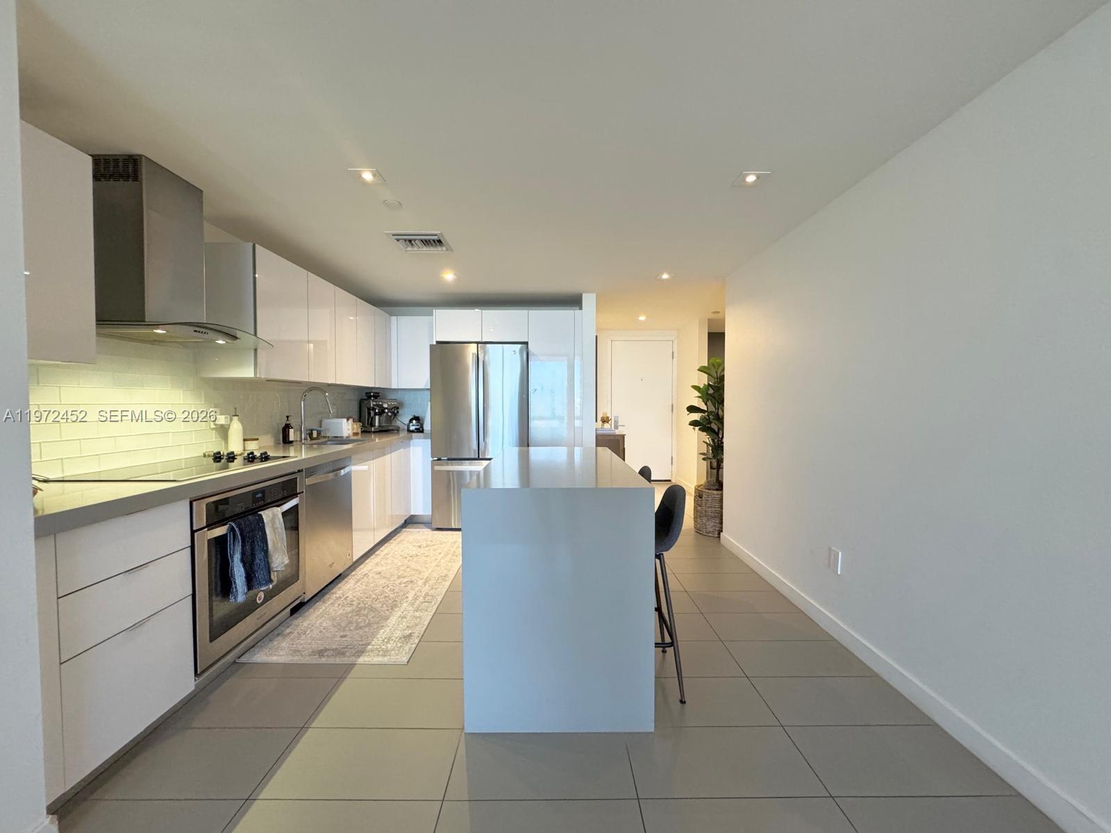 CANVAS CONDO - Residential