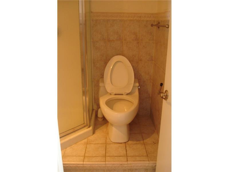 THE CARRIAGE HOUSE CONDO - Residential Lease