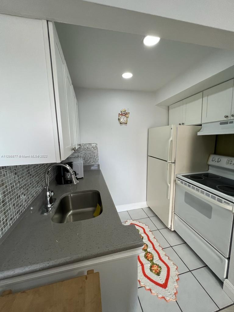 WARRENTON HOUSE CONDO - Residential