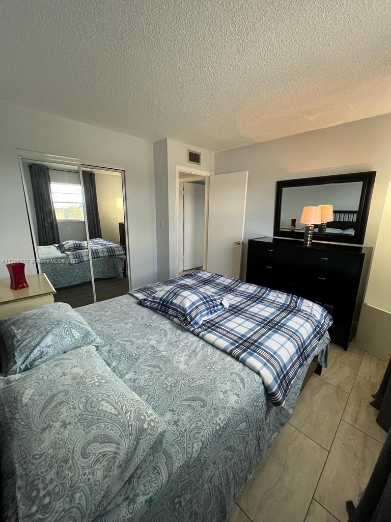 WARRENTON HOUSE CONDO - Residential