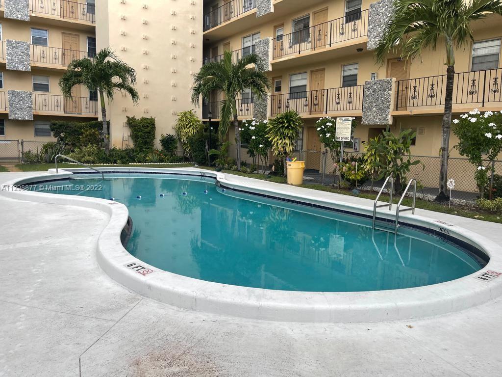 WARRENTON HOUSE CONDO - Residential