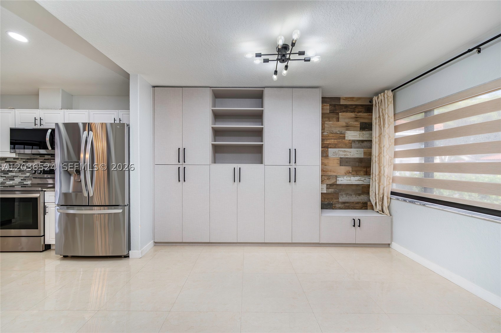 WEST LAKES GARDENS - Residential