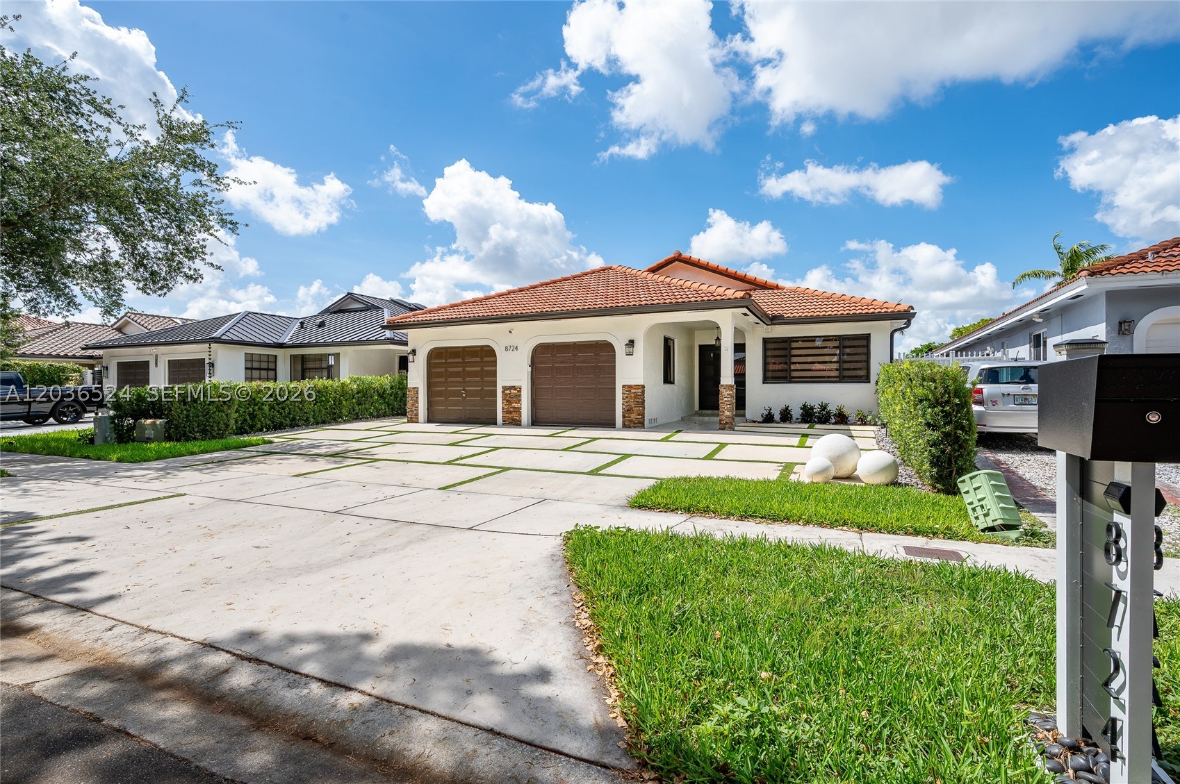 WEST LAKES GARDENS - Residential