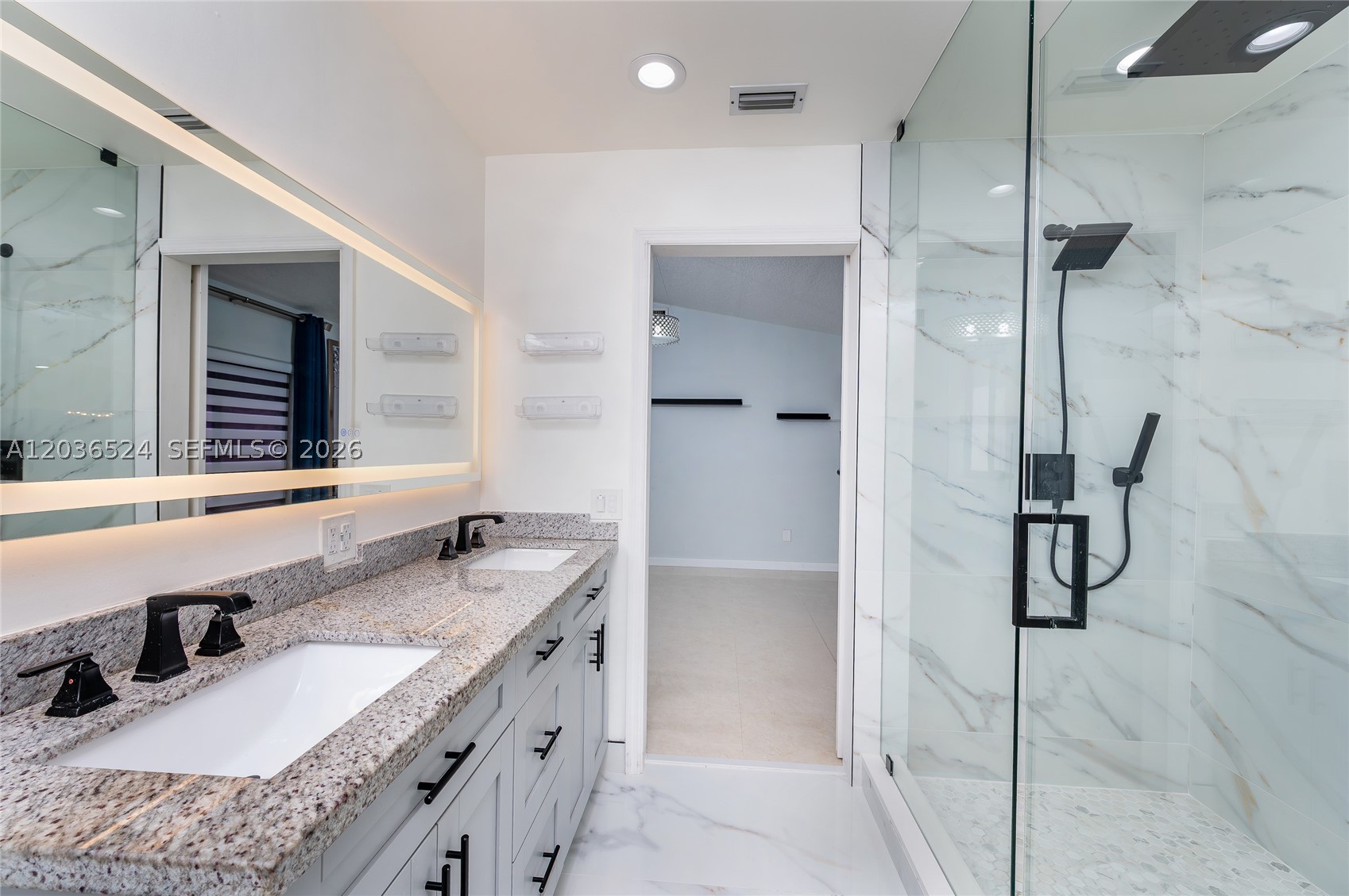 WEST LAKES GARDENS - Residential