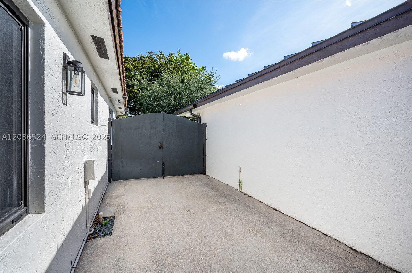 WEST LAKES GARDENS - Residential