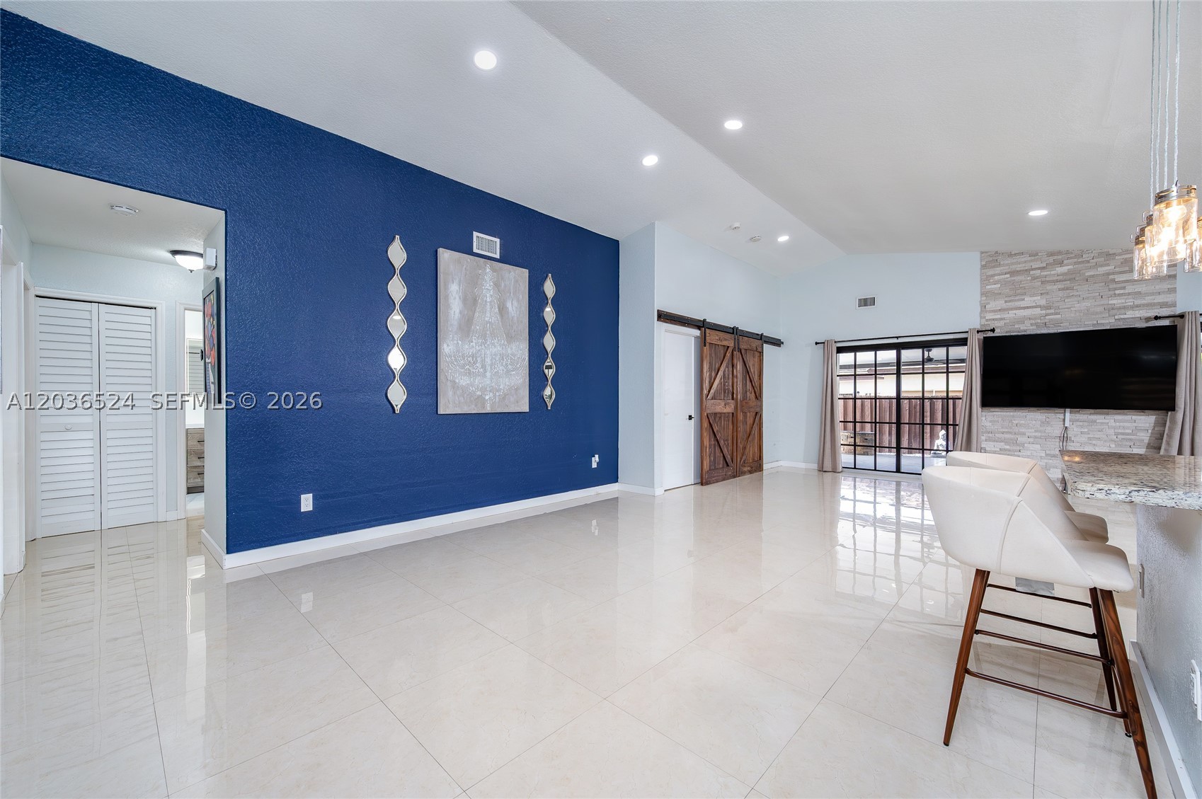 WEST LAKES GARDENS - Residential