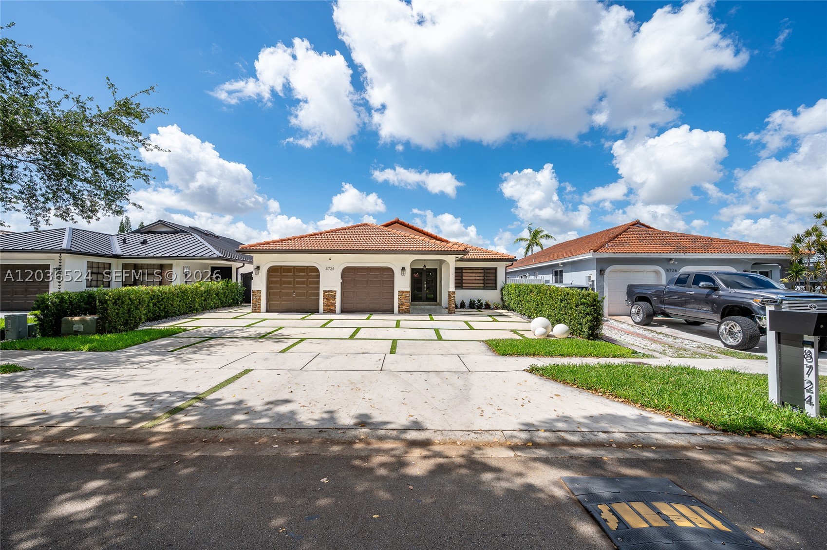 WEST LAKES GARDENS - Residential