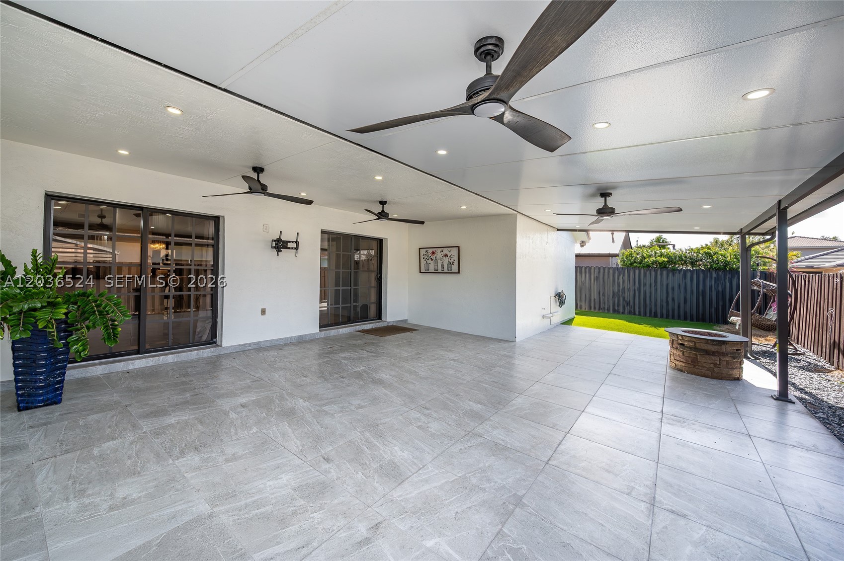 WEST LAKES GARDENS - Residential