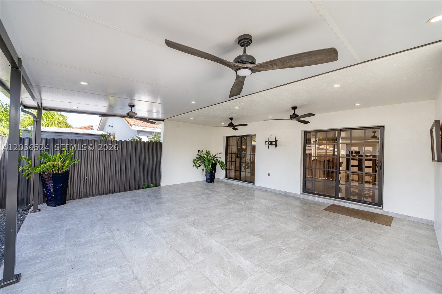 WEST LAKES GARDENS - Residential