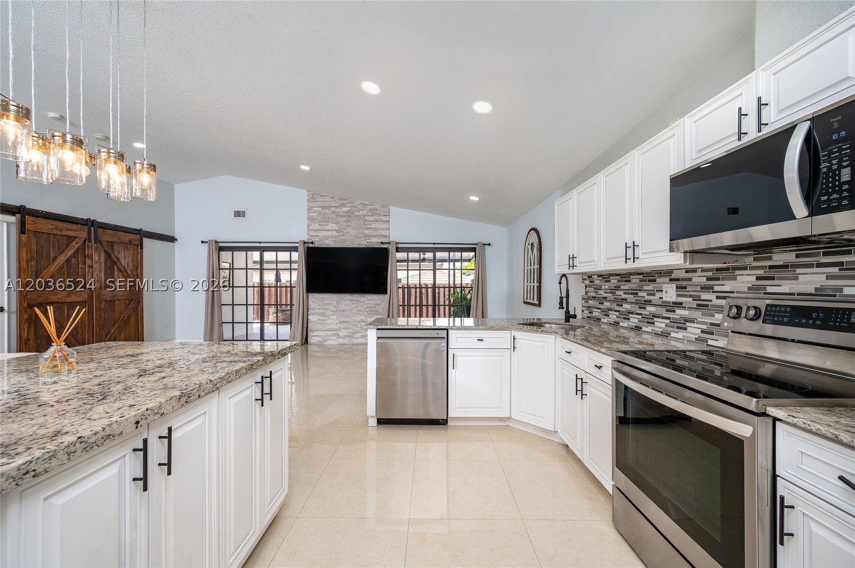 WEST LAKES GARDENS - Residential