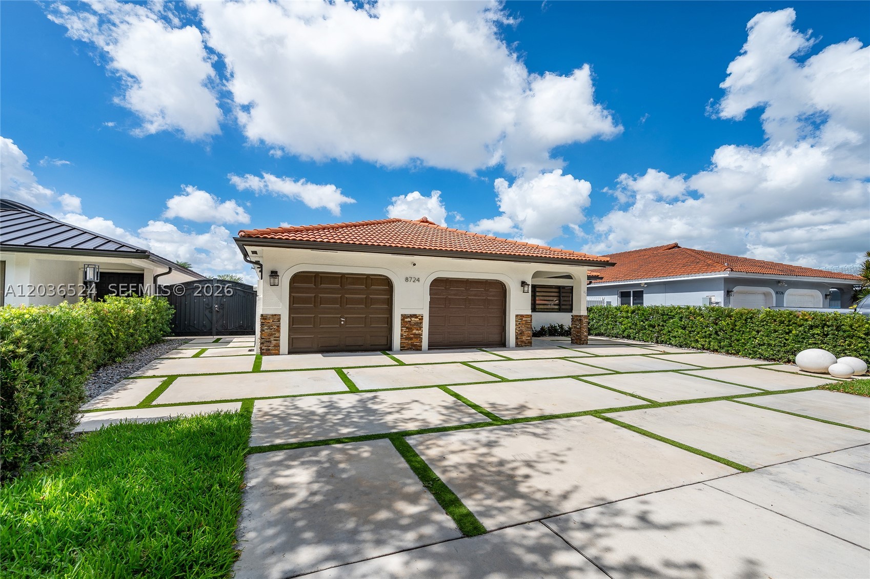 WEST LAKES GARDENS - Residential