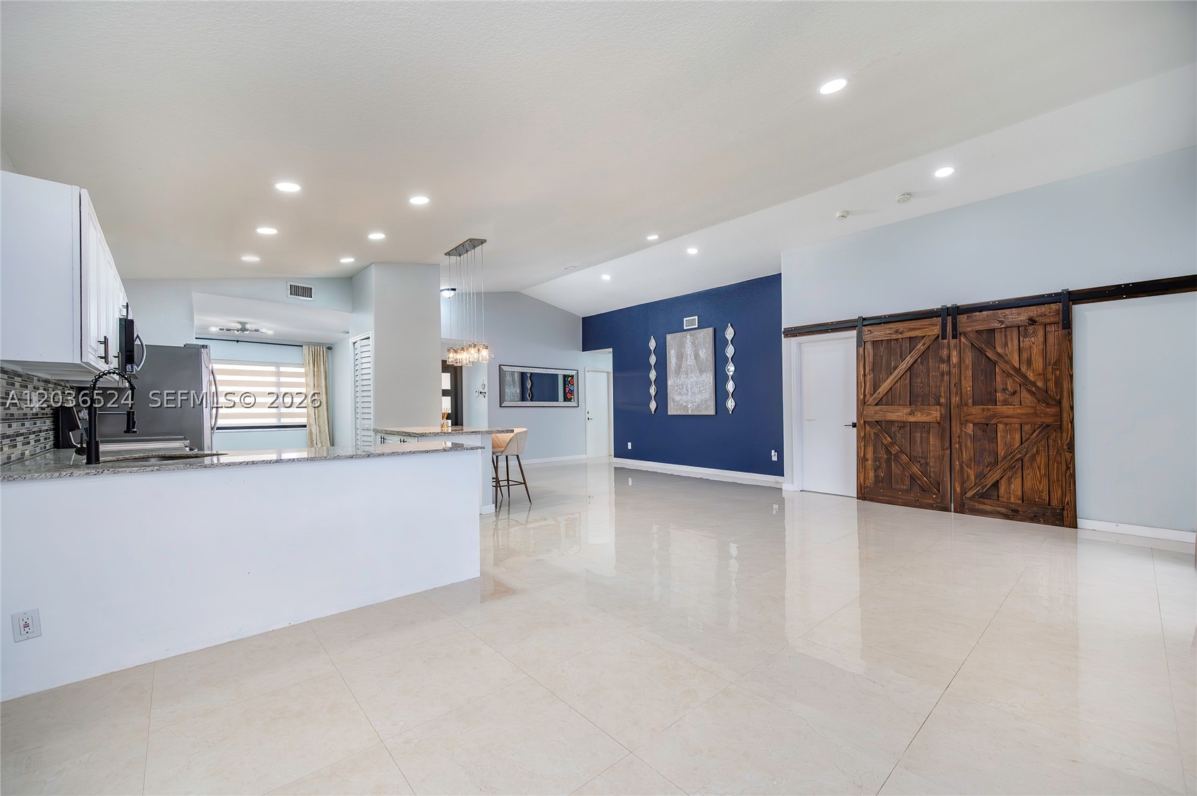WEST LAKES GARDENS - Residential