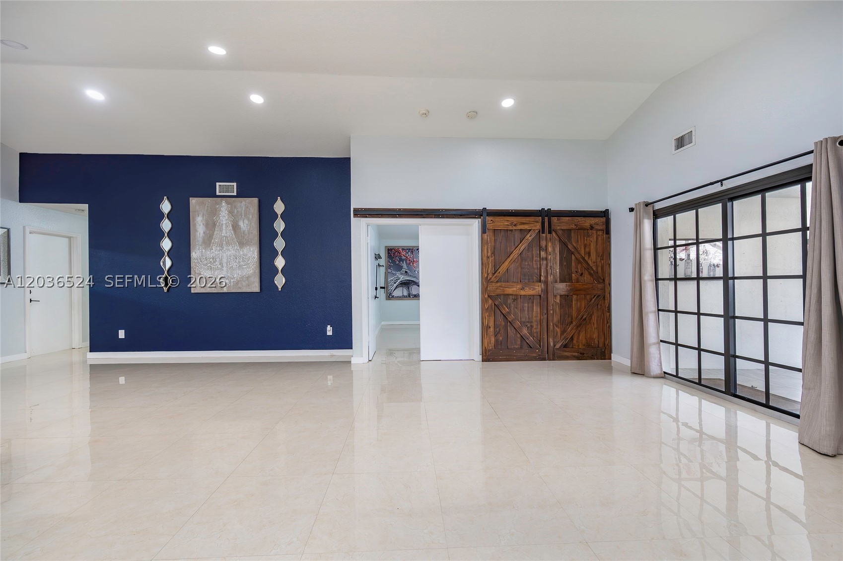 WEST LAKES GARDENS - Residential