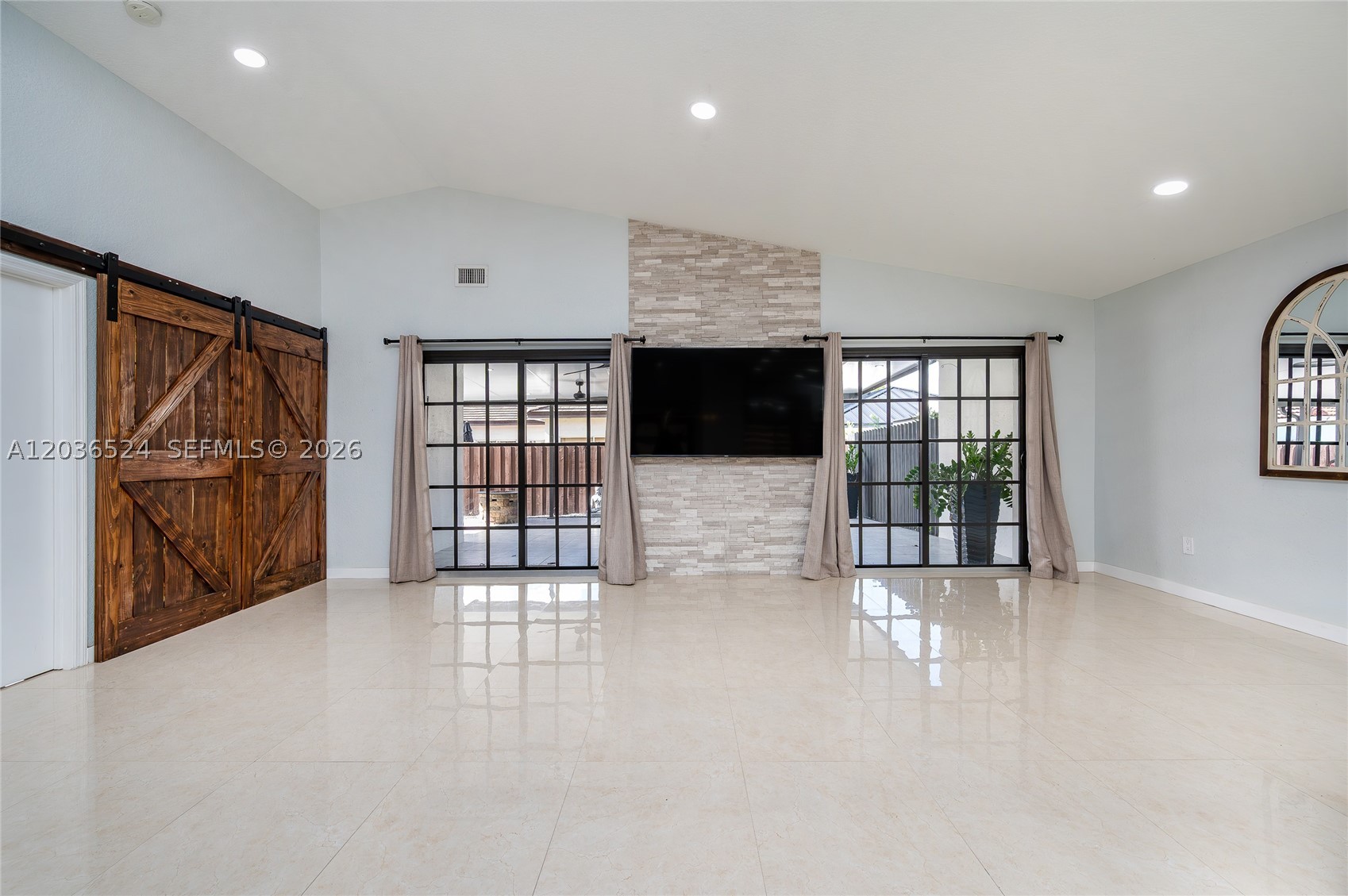 WEST LAKES GARDENS - Residential