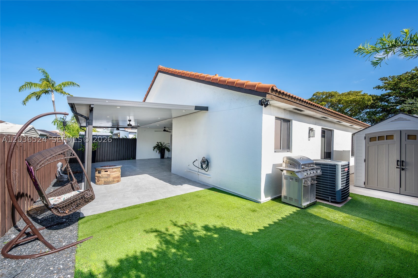 WEST LAKES GARDENS - Residential