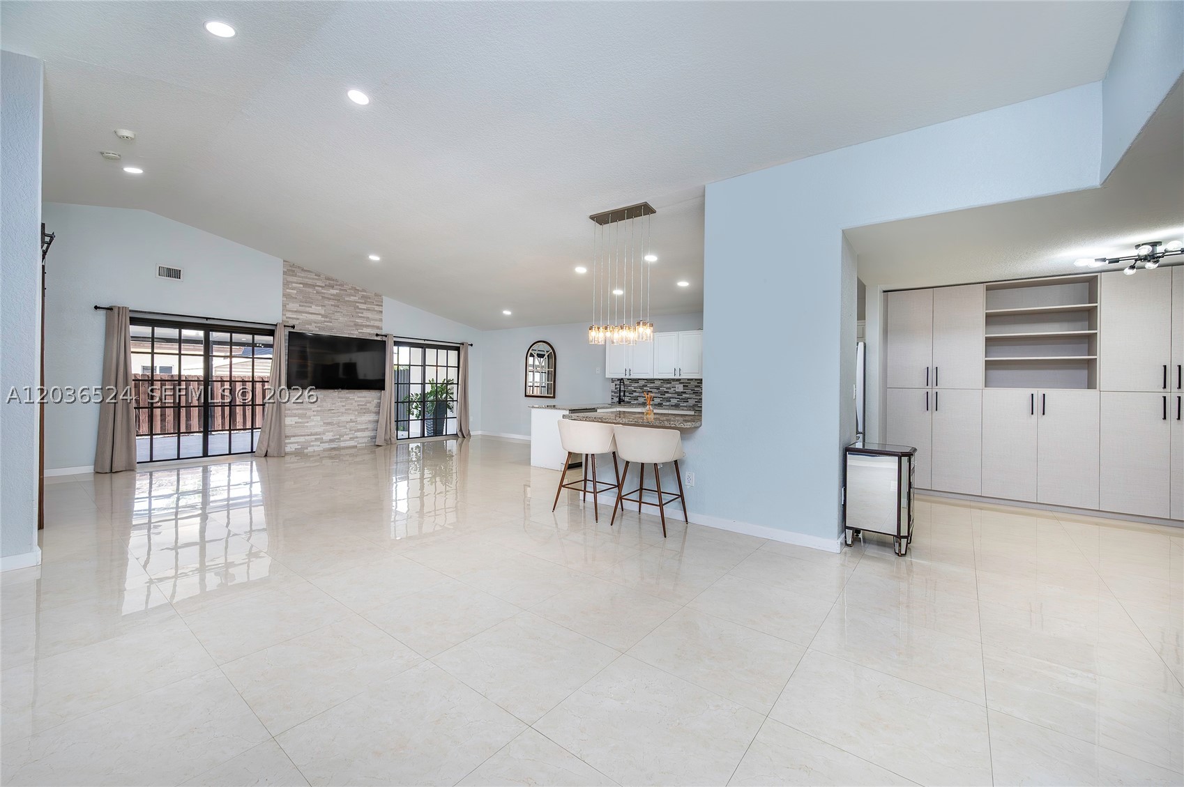 WEST LAKES GARDENS - Residential