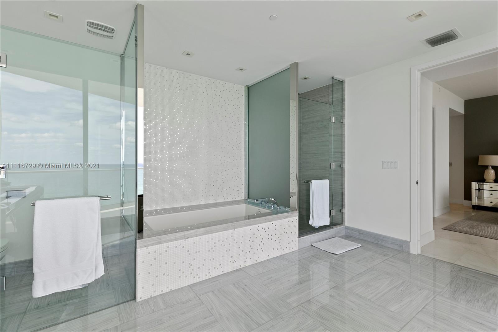 JADE SIGNATURE CONDO - Residential
