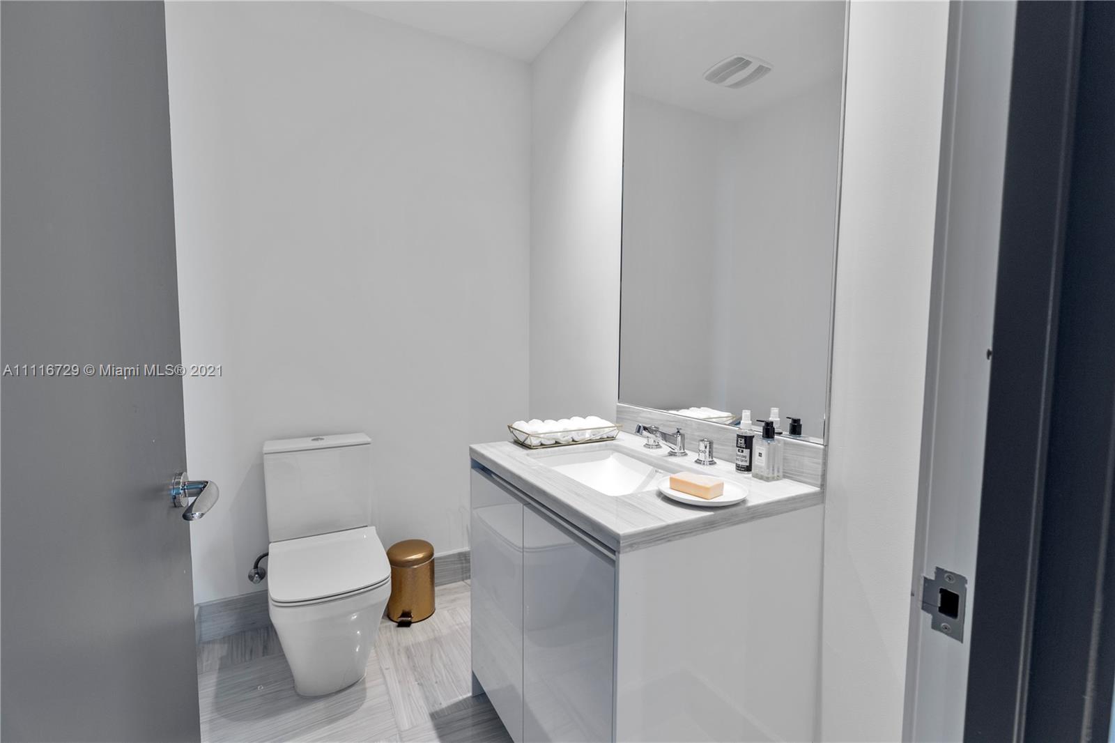 JADE SIGNATURE CONDO - Residential