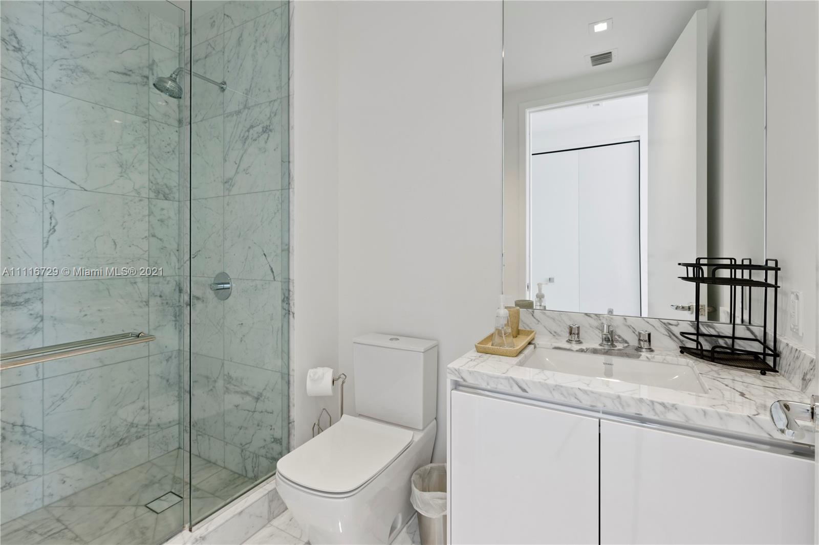 JADE SIGNATURE CONDO - Residential