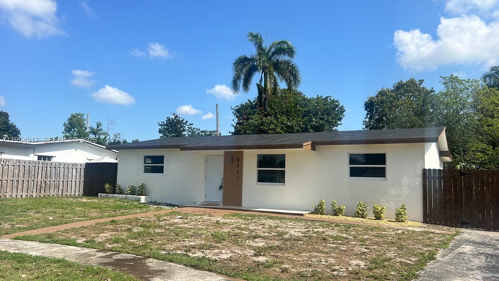DRIFTWOOD PLAZA NO 3 - Residential