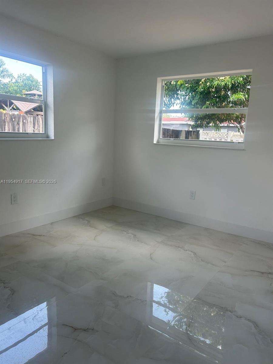 DRIFTWOOD PLAZA NO 3 - Residential