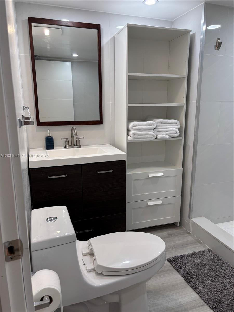 VENETIA CONDO - Residential Lease