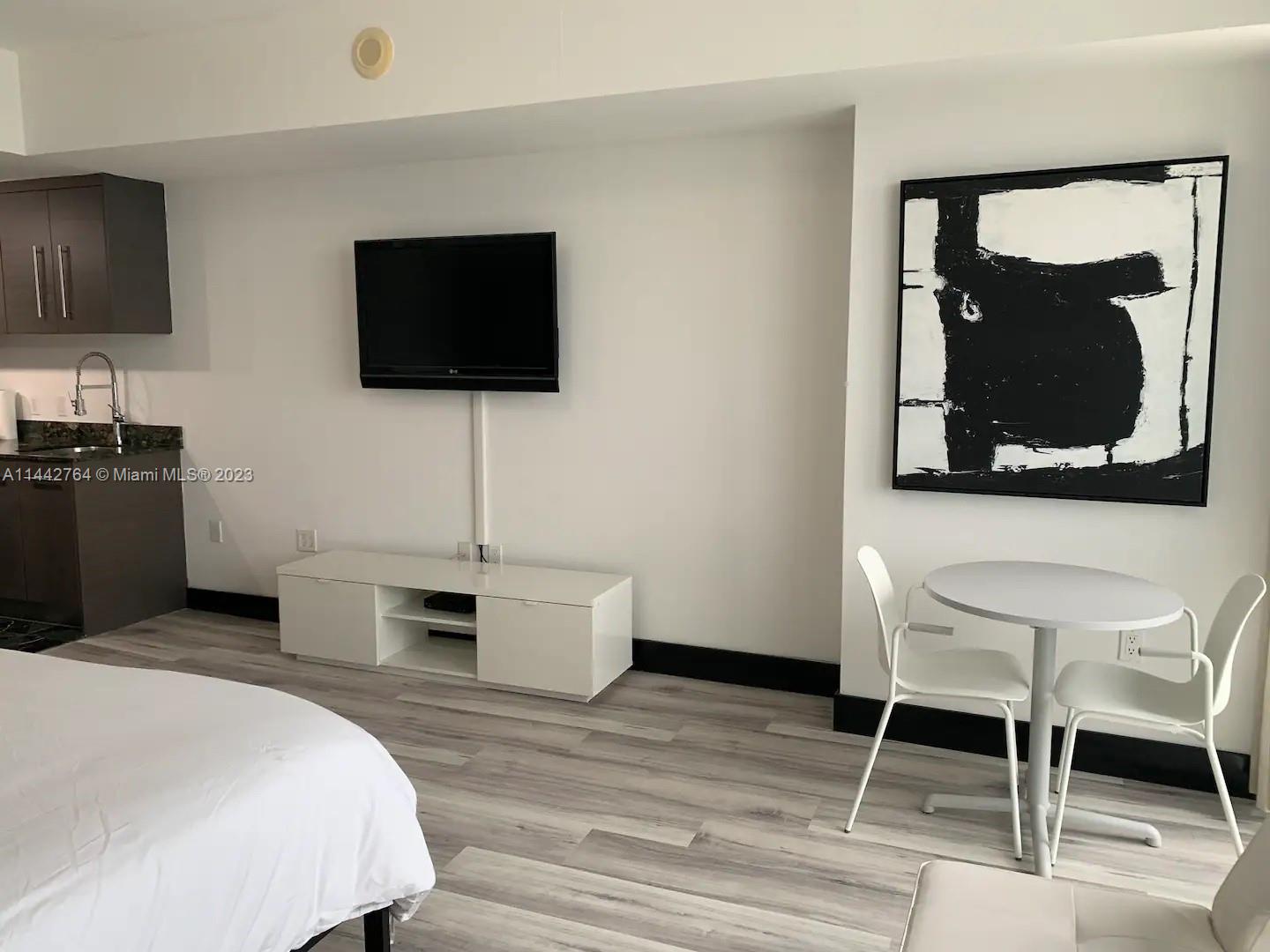 ICON BRICKELL CONDO NO 3 - Residential