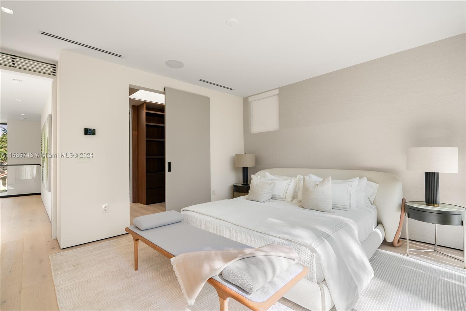 HARDING GROVE OAK - Residential