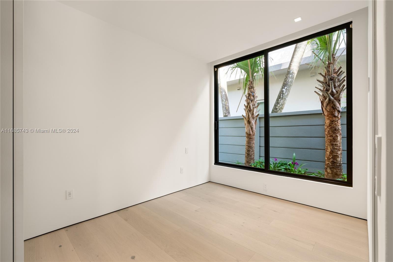 HARDING GROVE OAK - Residential