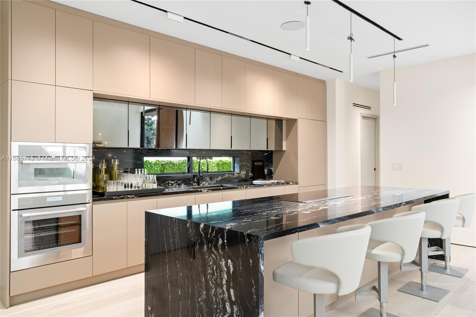 HARDING GROVE OAK - Residential