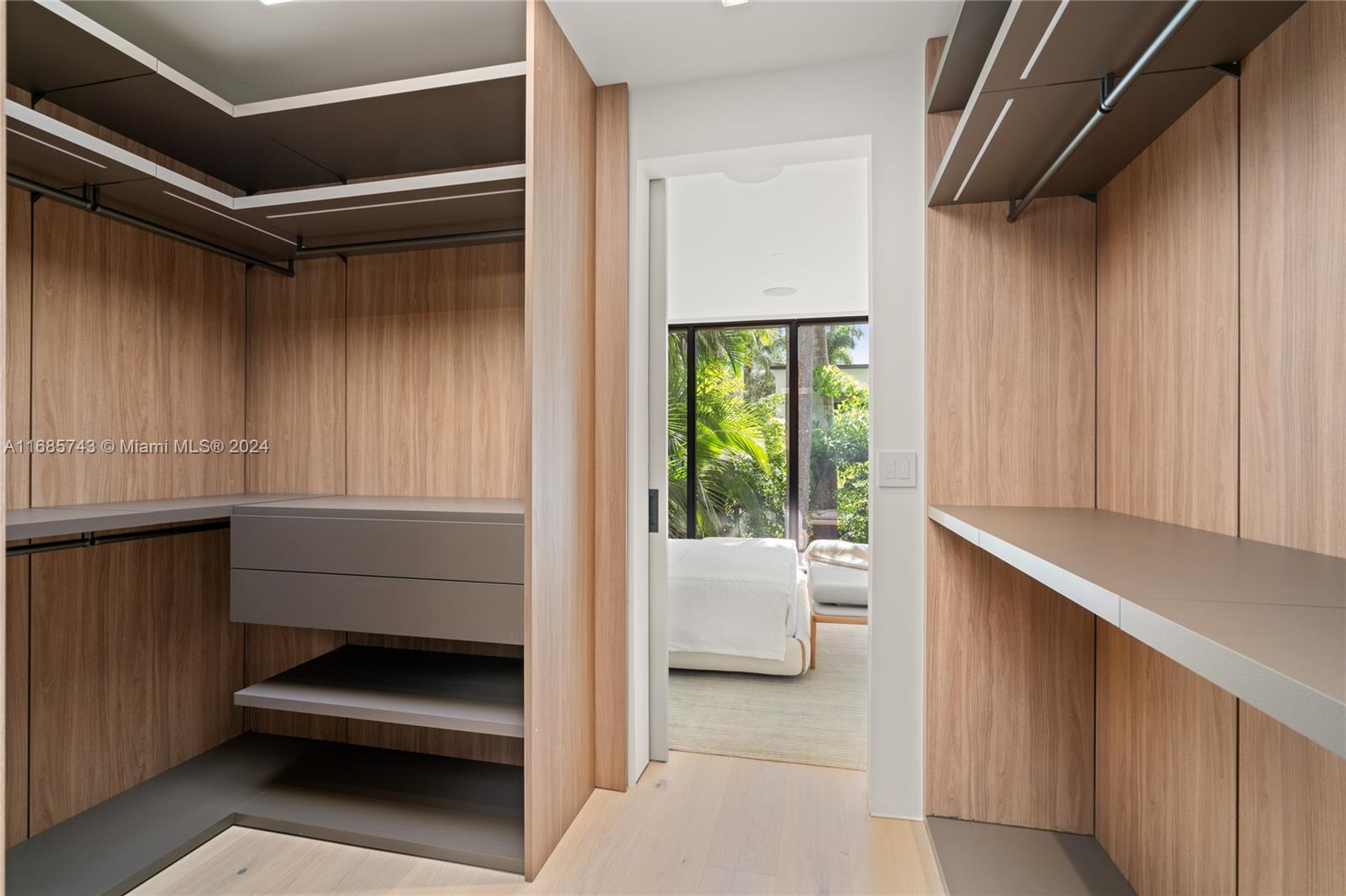 HARDING GROVE OAK - Residential
