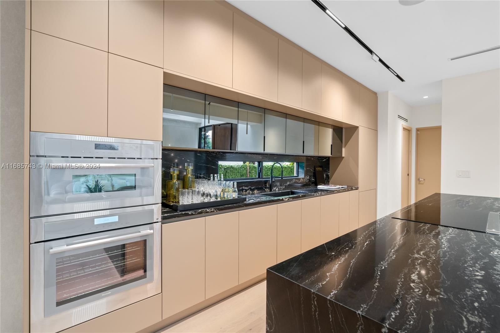 HARDING GROVE OAK - Residential