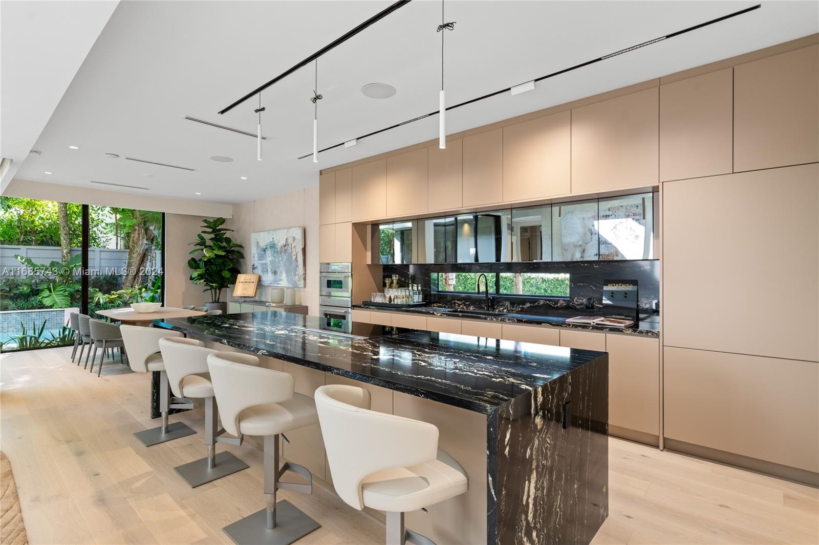 HARDING GROVE OAK - Residential