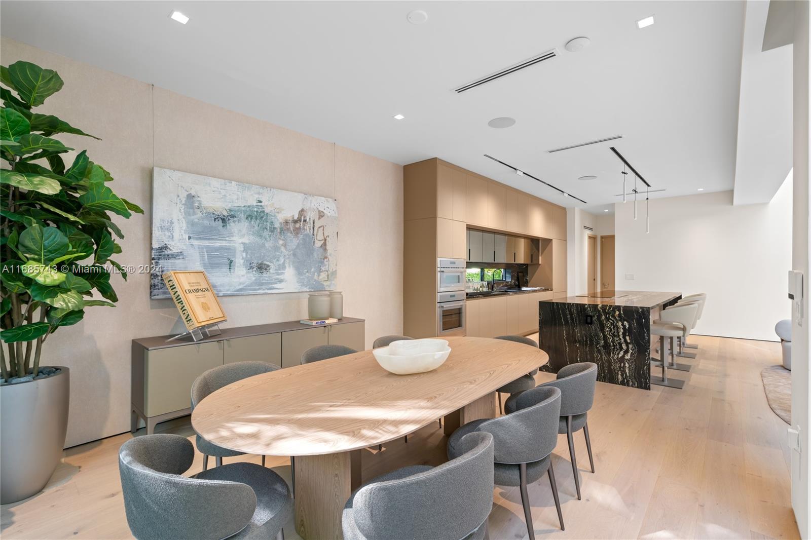 HARDING GROVE OAK - Residential