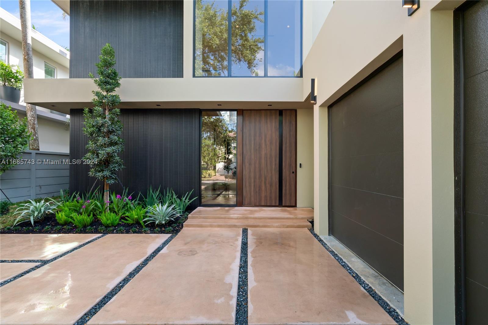 HARDING GROVE OAK - Residential
