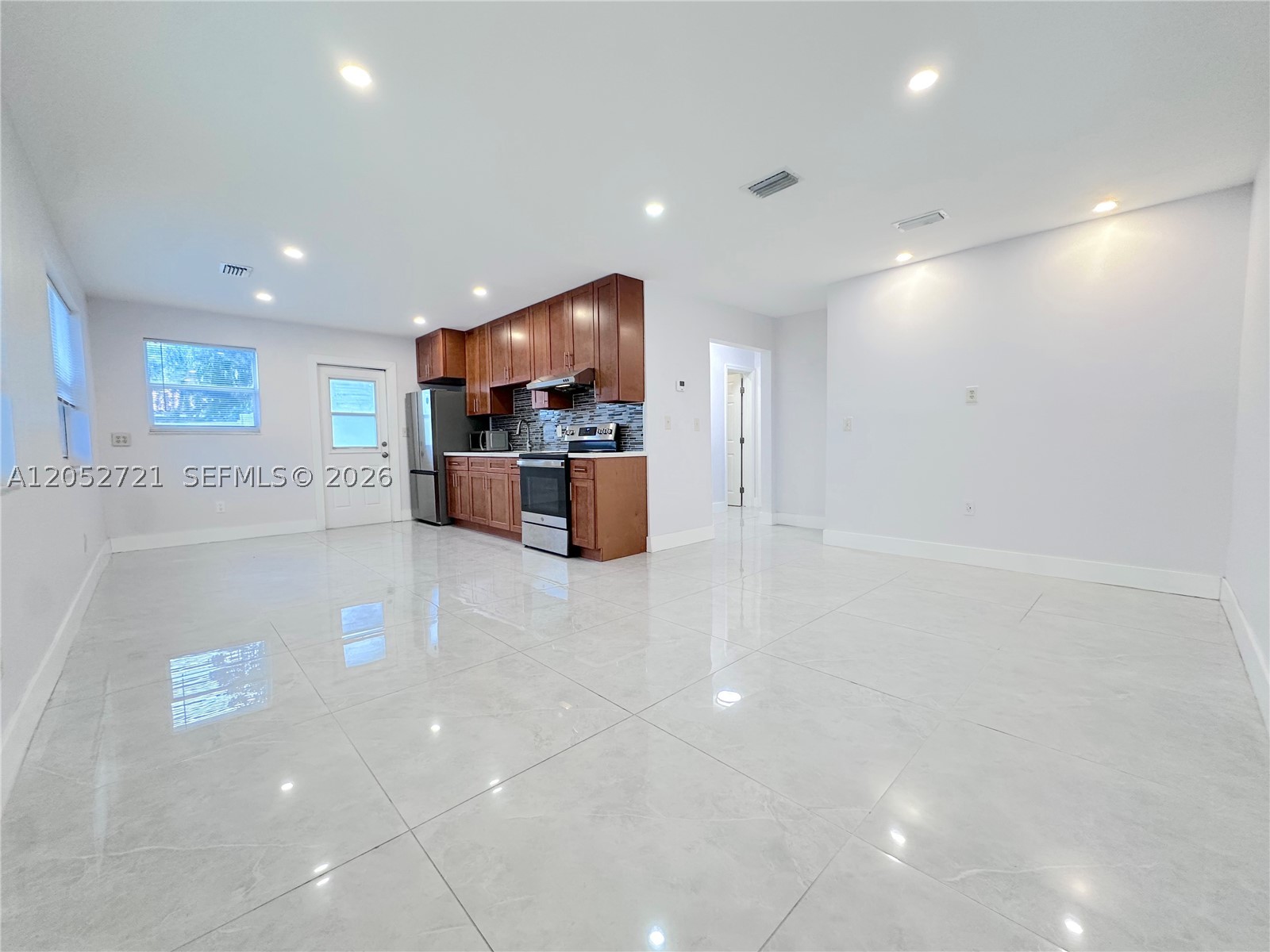 HIGHVIEW - Residential Lease