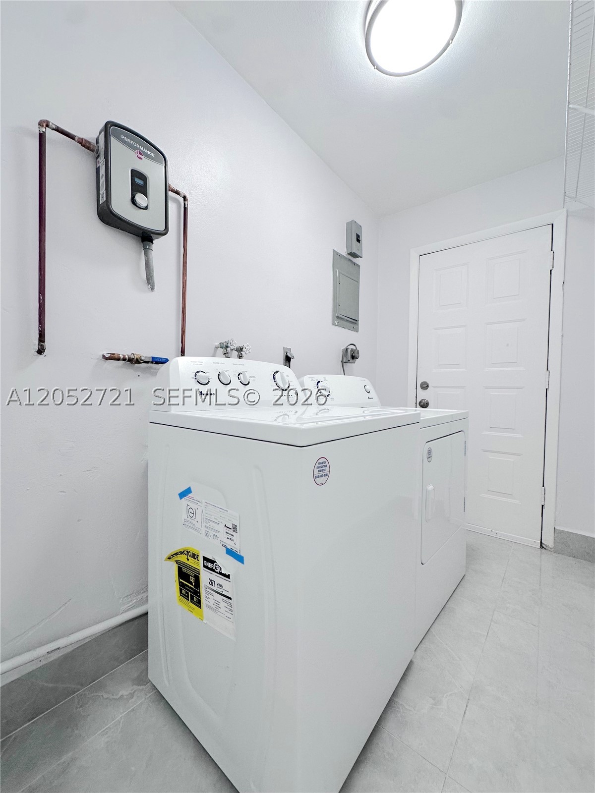 HIGHVIEW - Residential Lease