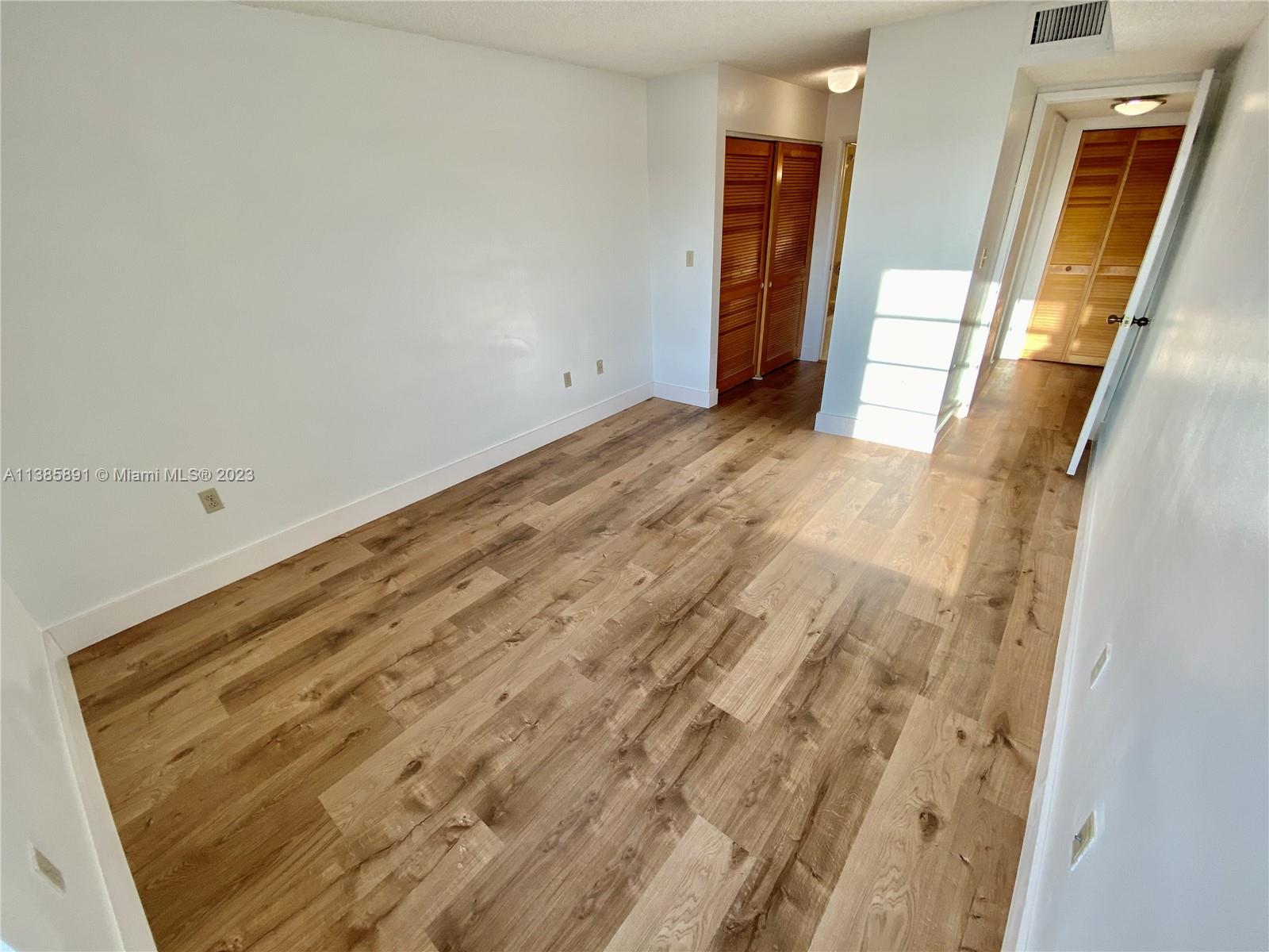 KENLAND WALK CONDO III - Residential Lease