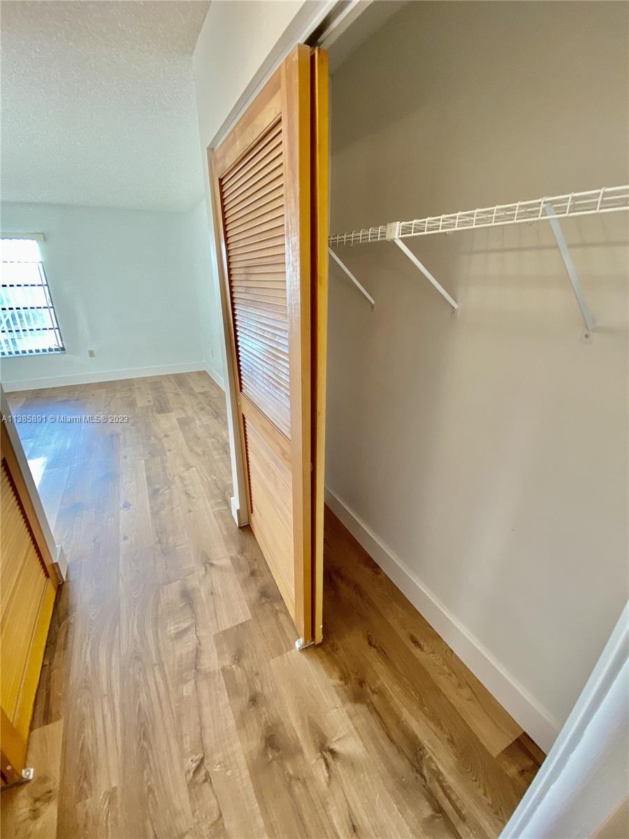 KENLAND WALK CONDO III - Residential Lease