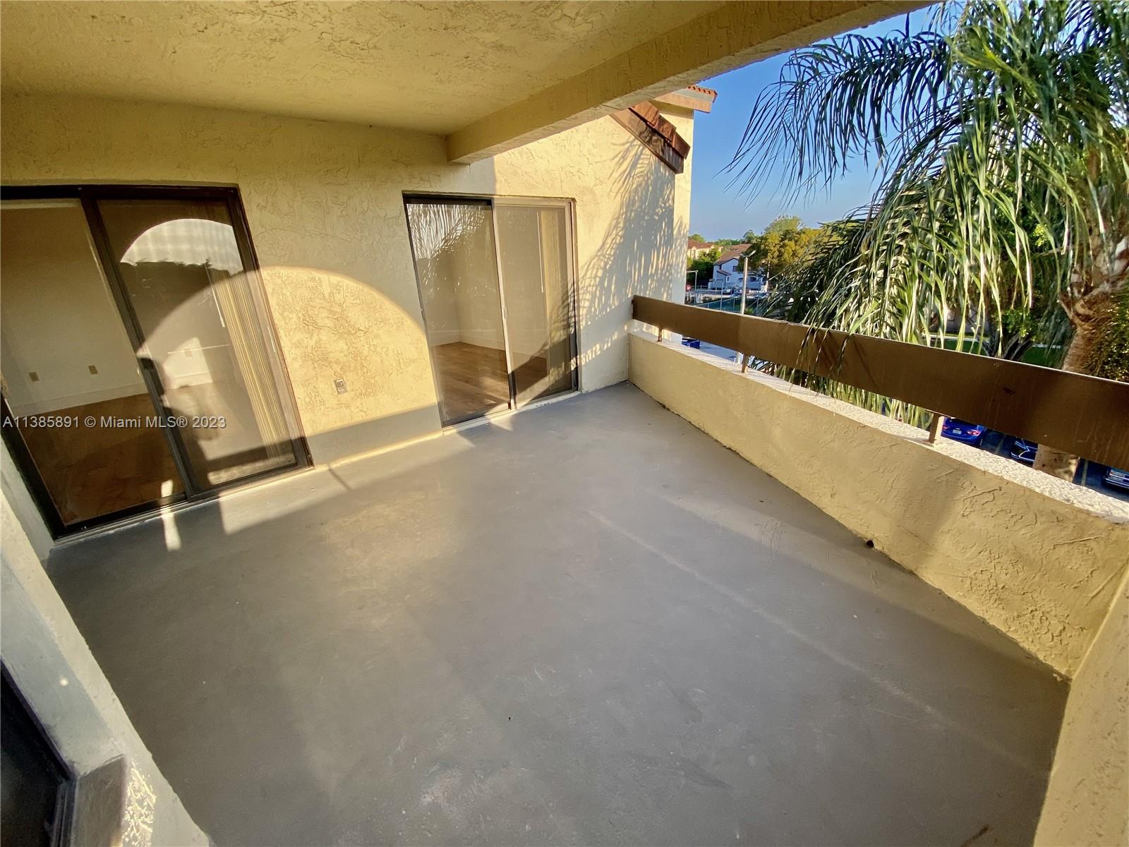 KENLAND WALK CONDO III - Residential Lease