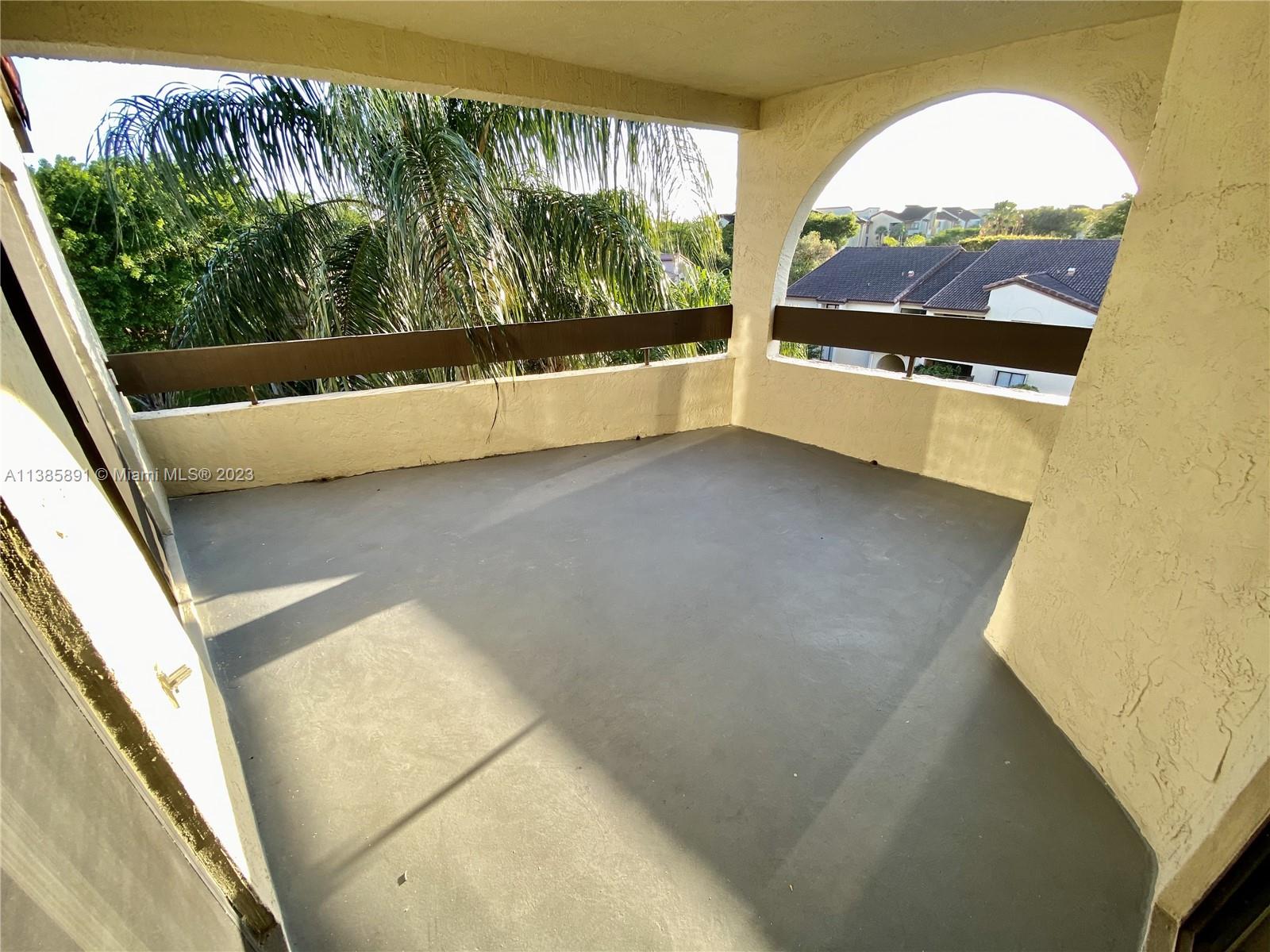 KENLAND WALK CONDO III - Residential Lease