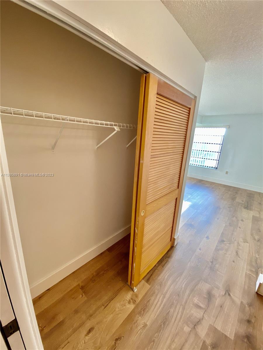 KENLAND WALK CONDO III - Residential Lease