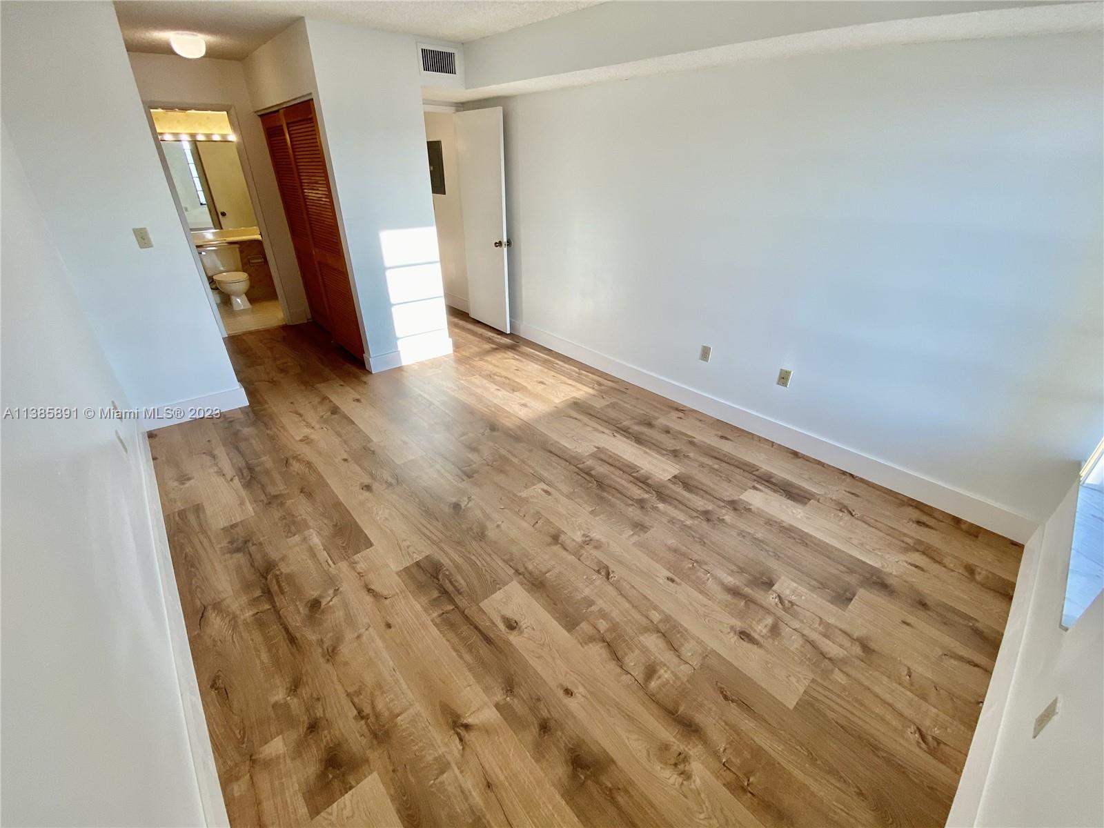 KENLAND WALK CONDO III - Residential Lease
