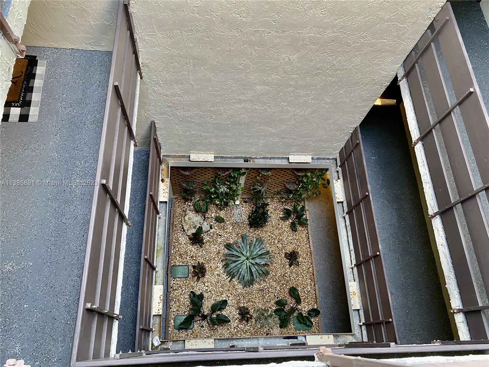 KENLAND WALK CONDO III - Residential Lease