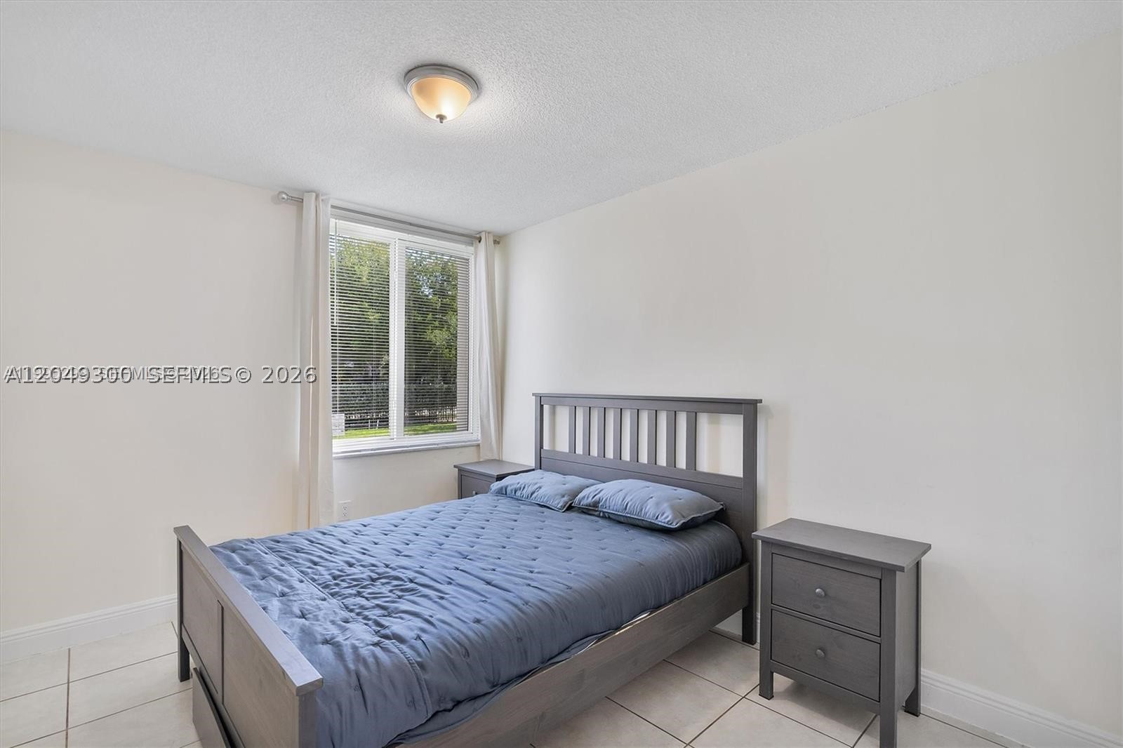CARIBBEAN BREEZE CONDO - Residential Lease