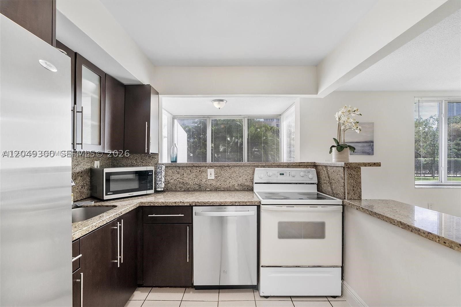 CARIBBEAN BREEZE CONDO - Residential Lease